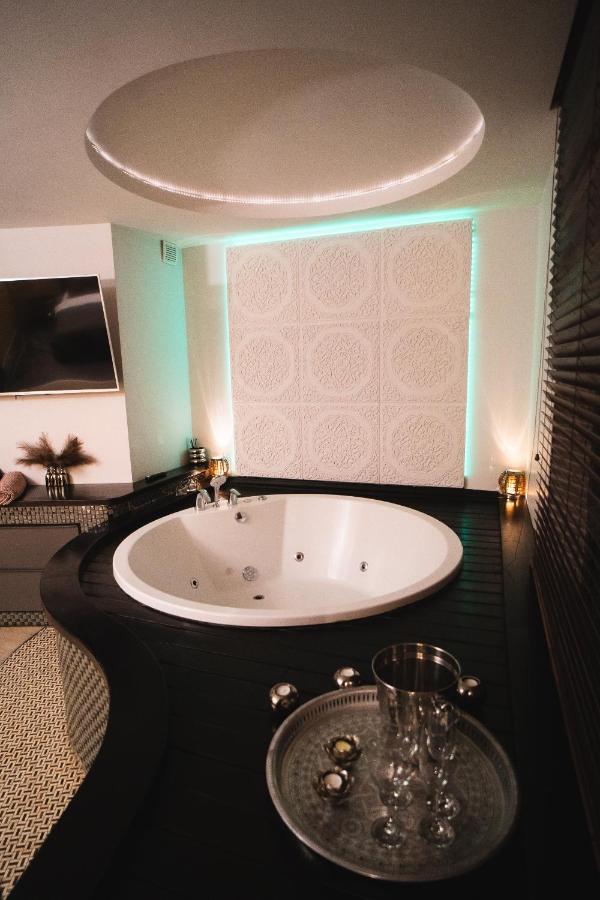 Apartment With Jaccuzi